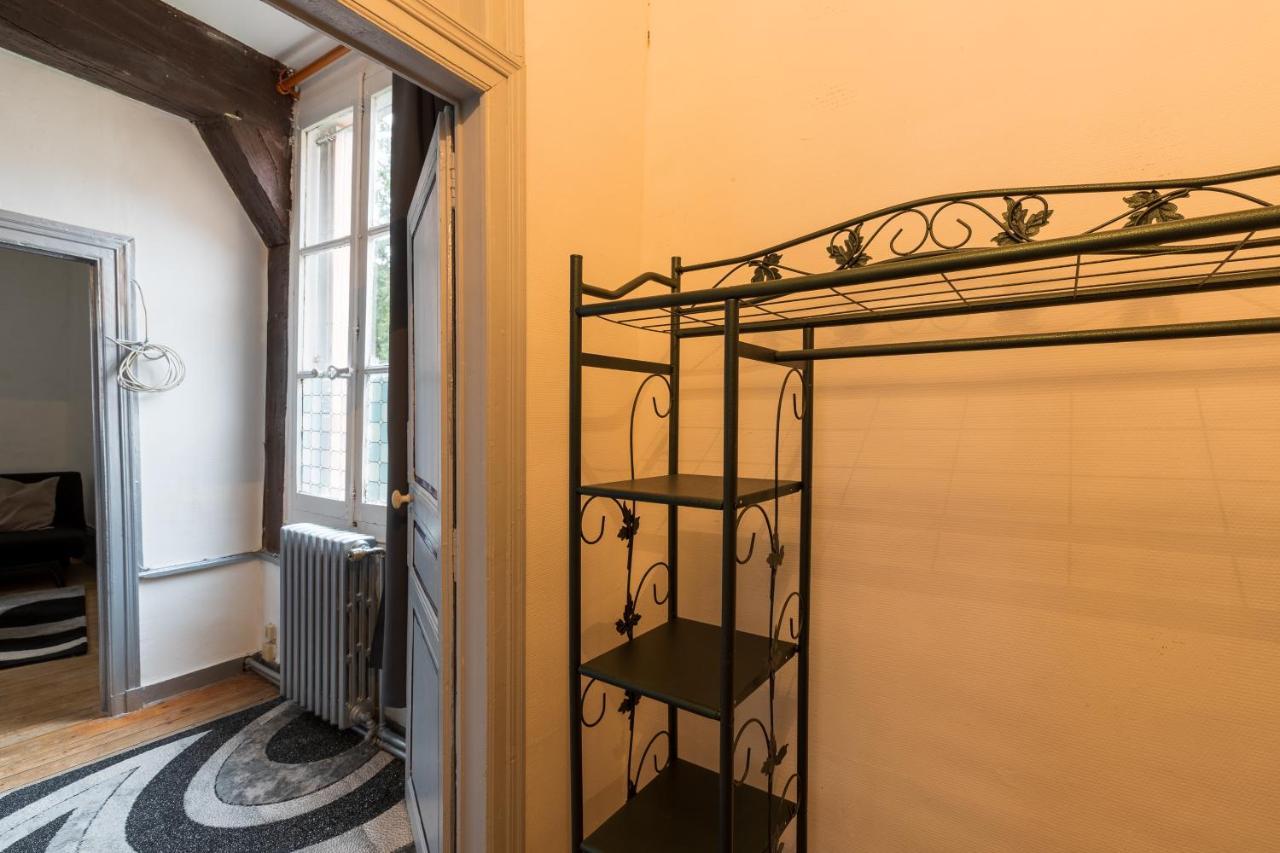 hôtel particulier SENS centre ville Extérieur photo